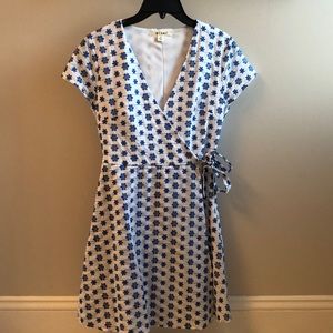 Francesca’s White and Blue print sundress Size XS